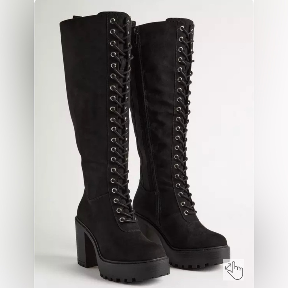 NWT ✨ lace up boots WIDE calf